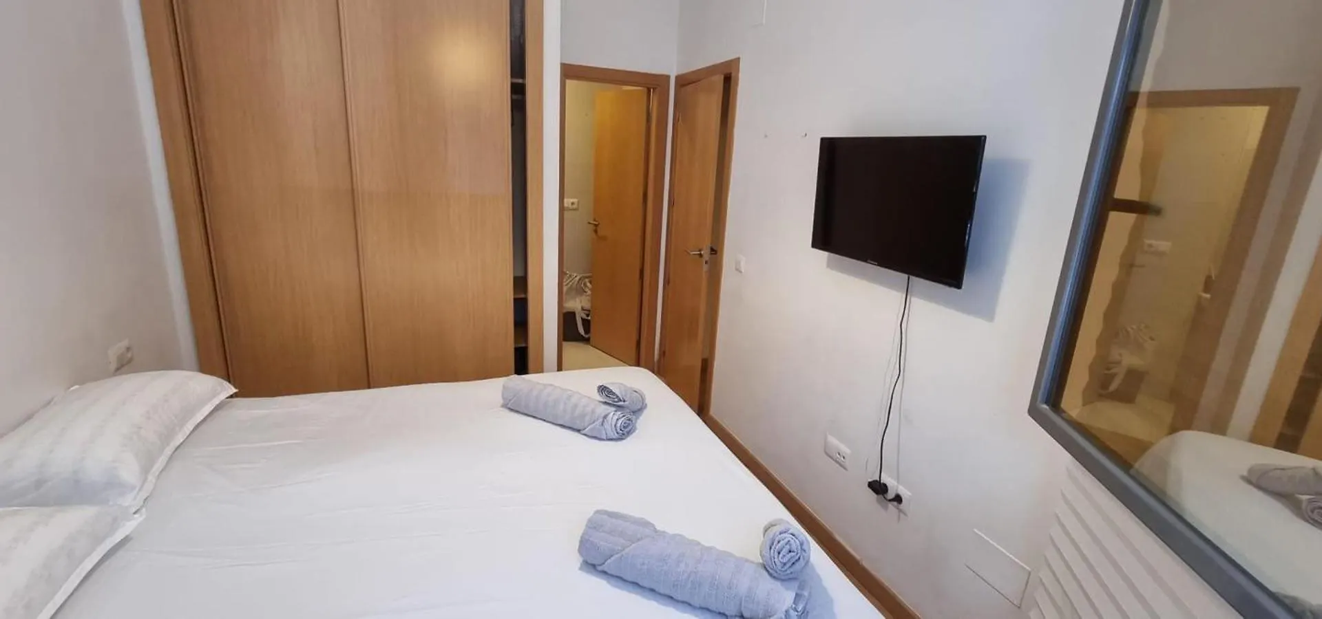 Malaga Centro Suites Apartment Plaza Merced 0*,  Španělsko